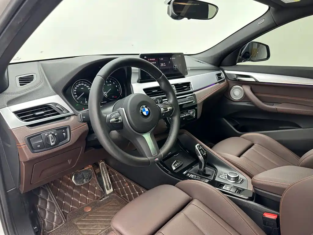 BMW X2 — фото 11