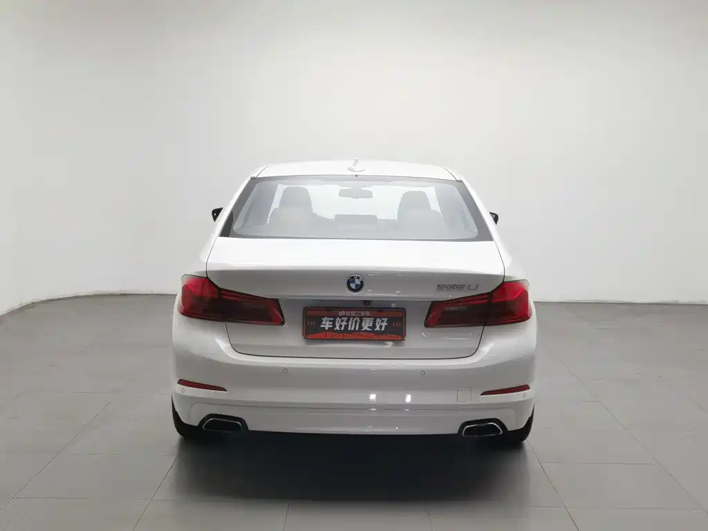 BMW 5 Series — фото 4