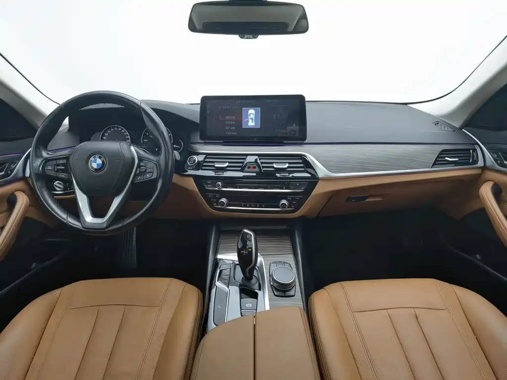 BMW 5 Series — фото 5