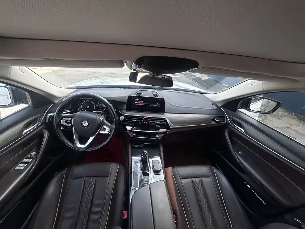BMW 5 Series New Energy — фото 9
