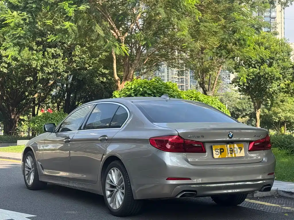 BMW 5 Series — фото 4