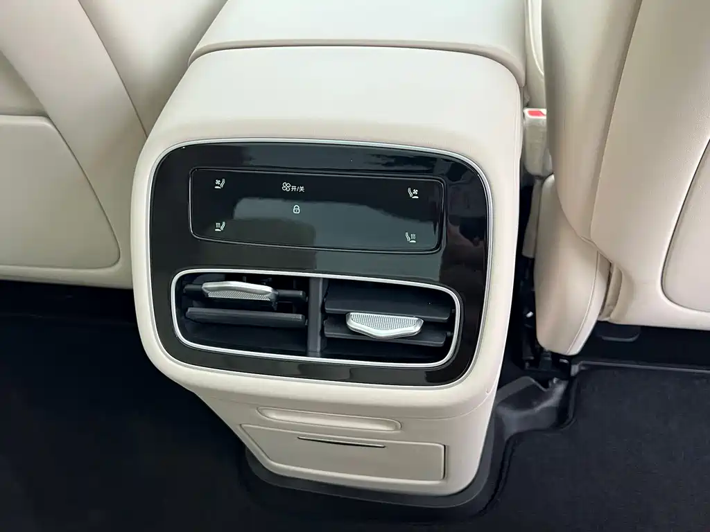 BYD Seal 08 — фото 15