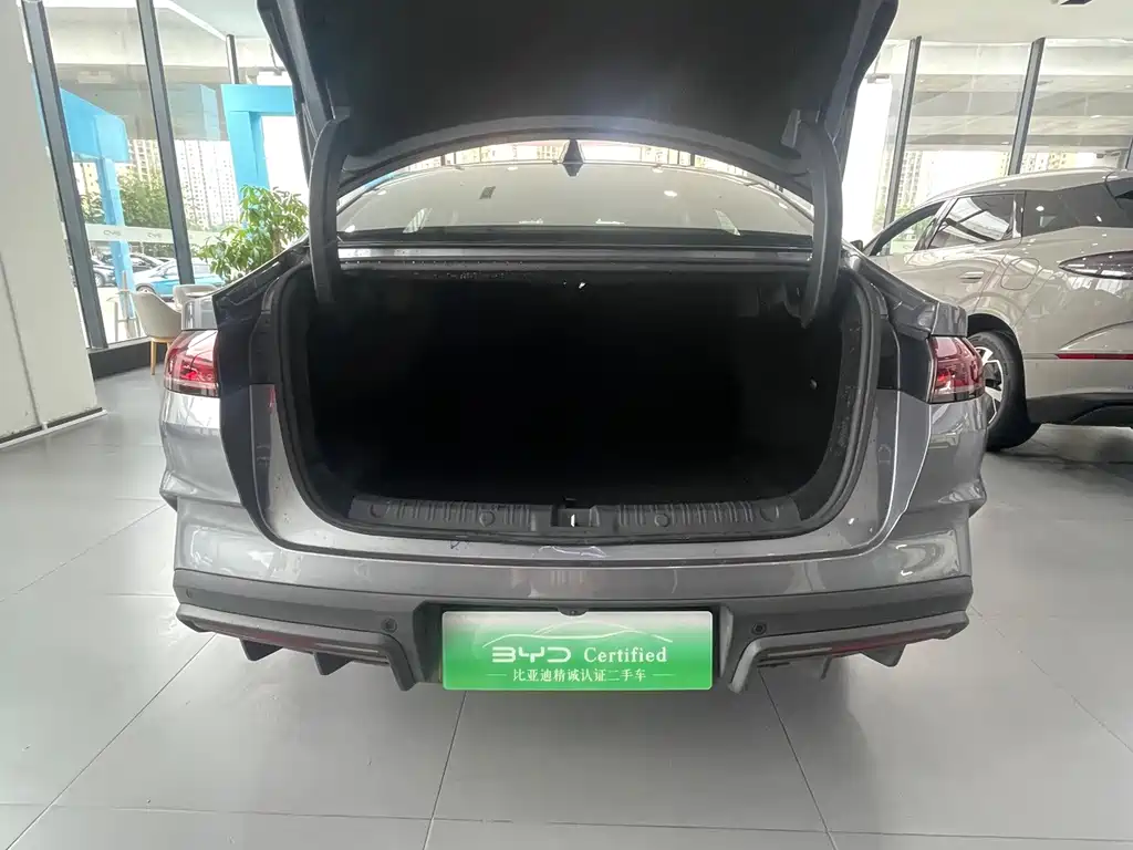 BYD Qin L — фото 14