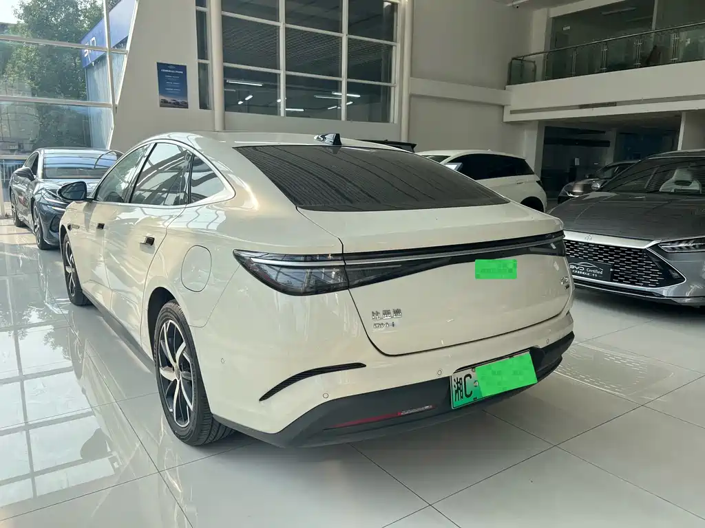 BYD Seal 07 DM-i — фото 7