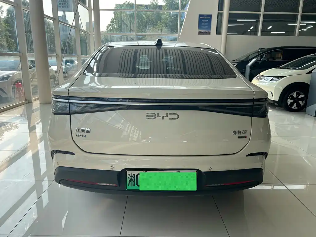 BYD Seal 07 DM-i — фото 8