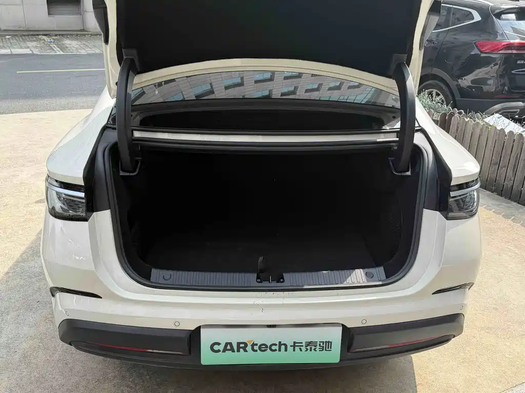 BYD Seal 07 DM-i — фото 11