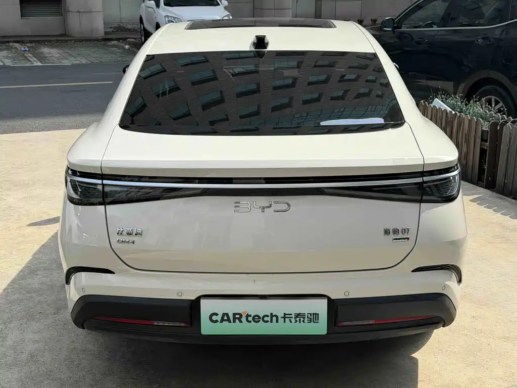 BYD Seal 07 DM-i — фото 4