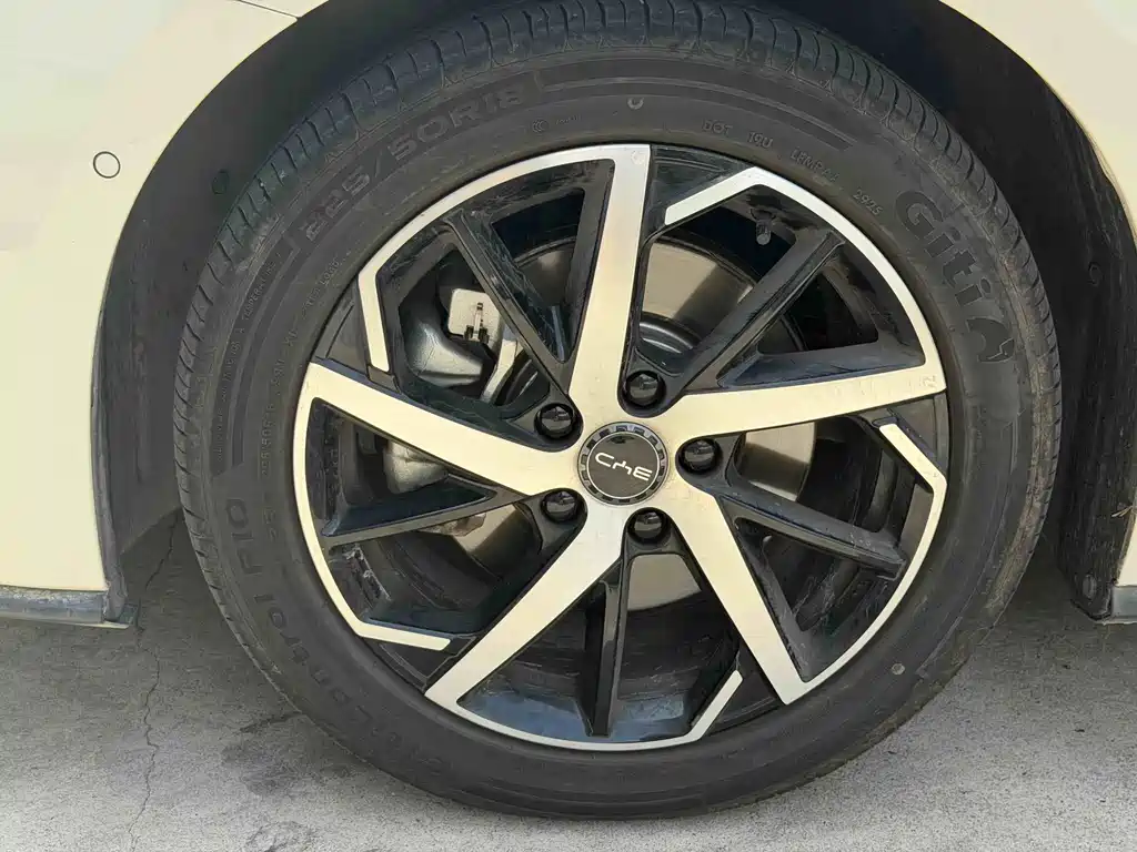 BYD Seal 07 DM-i — фото 10