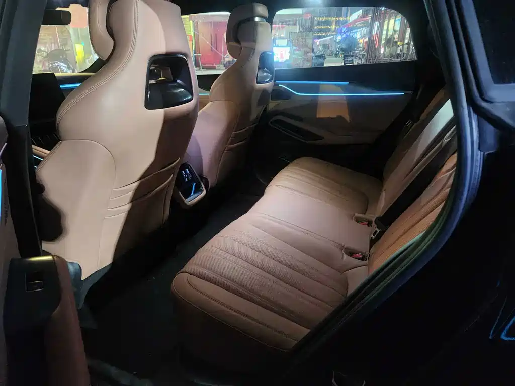 BYD L EV — фото 3