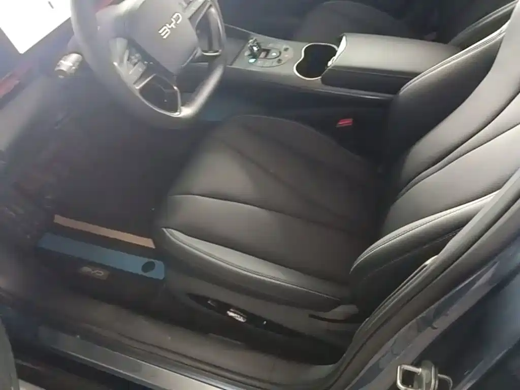 BYD Seal — фото 11