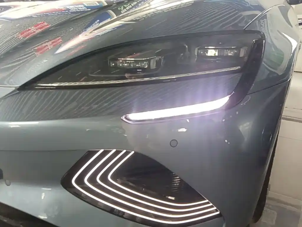 BYD Seal — фото 18