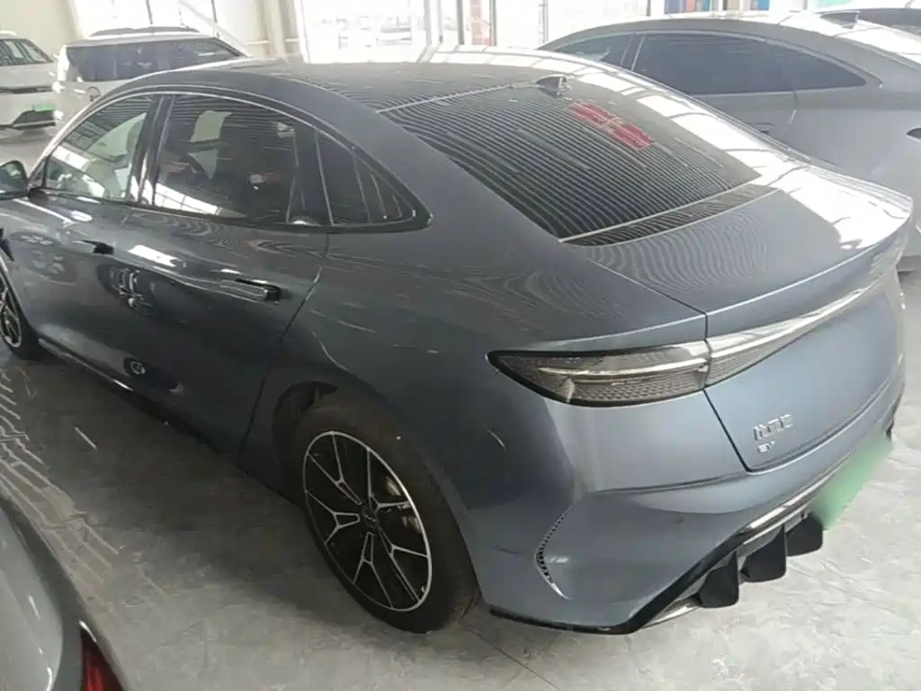 BYD Seal — фото 23