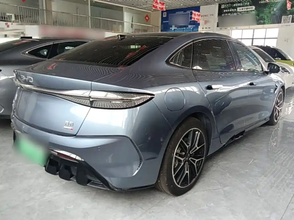 BYD Seal — фото 5