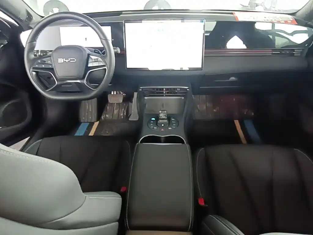 BYD Seal — фото 6