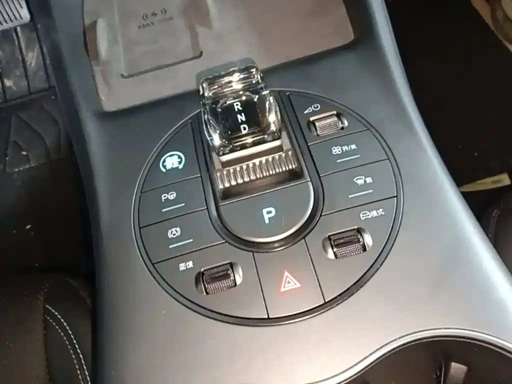 BYD Seal — фото 10