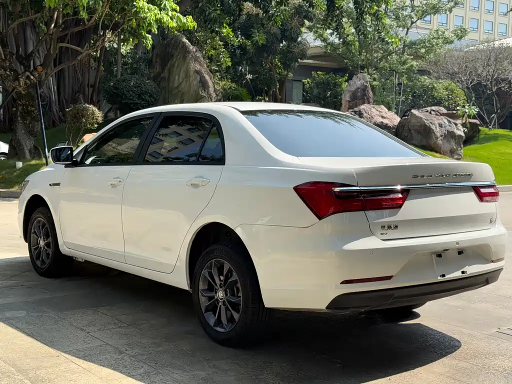 BYD Qin NEV — фото 9