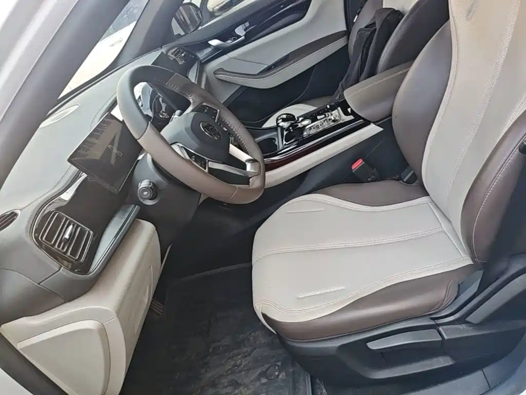 BYD Qin PLUS — фото 15