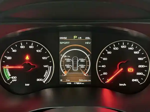 BYD MAX New Energy — фото 15