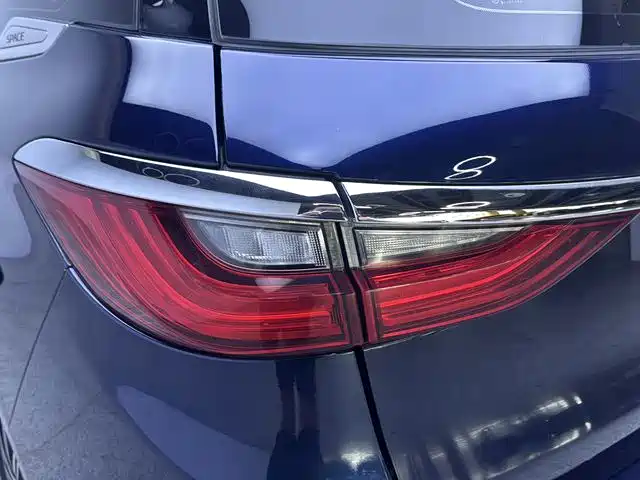 BYD MAX New Energy — фото 18