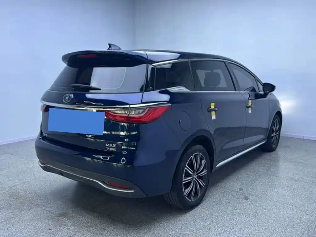 BYD MAX New Energy — фото 6