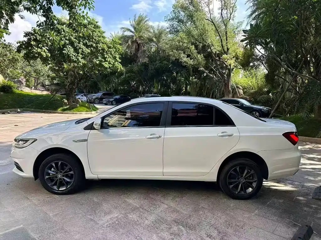 BYD Qin NEV — фото 3