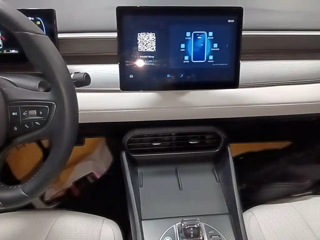 BYD Seal 05 DM-i — фото 13