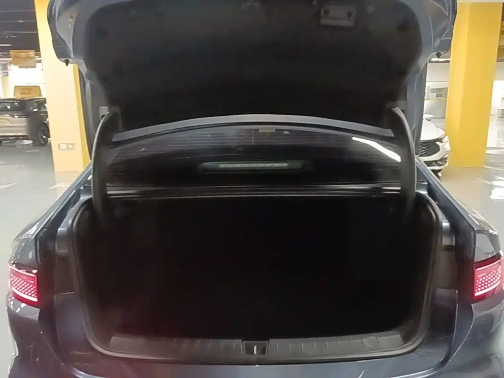 BYD Seal 05 DM-i — фото 19
