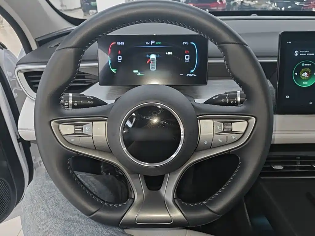 BYD Seal 05 DM-i — фото 11
