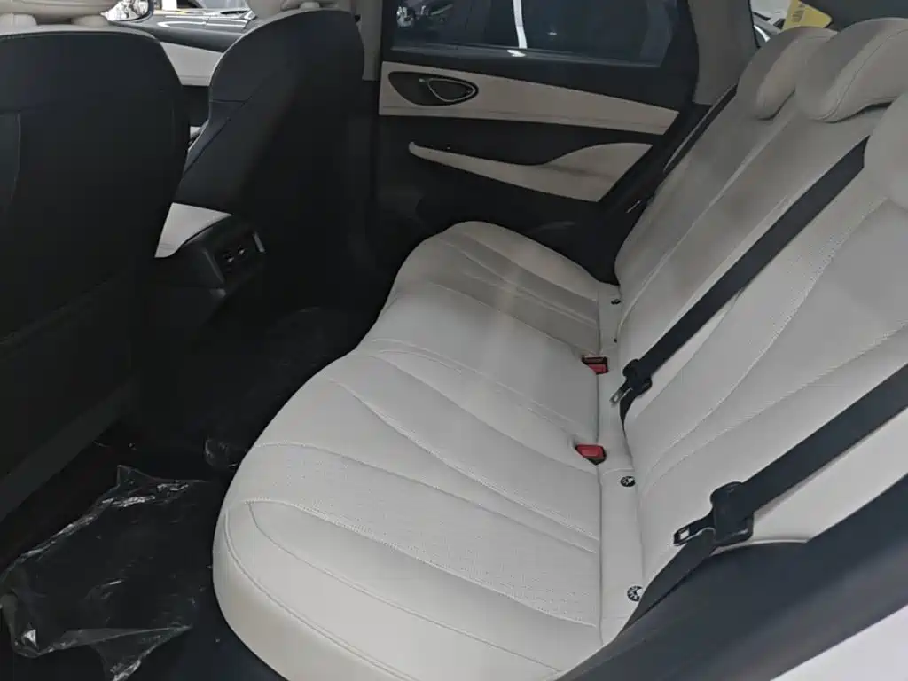 BYD Seal 05 DM-i — фото 17