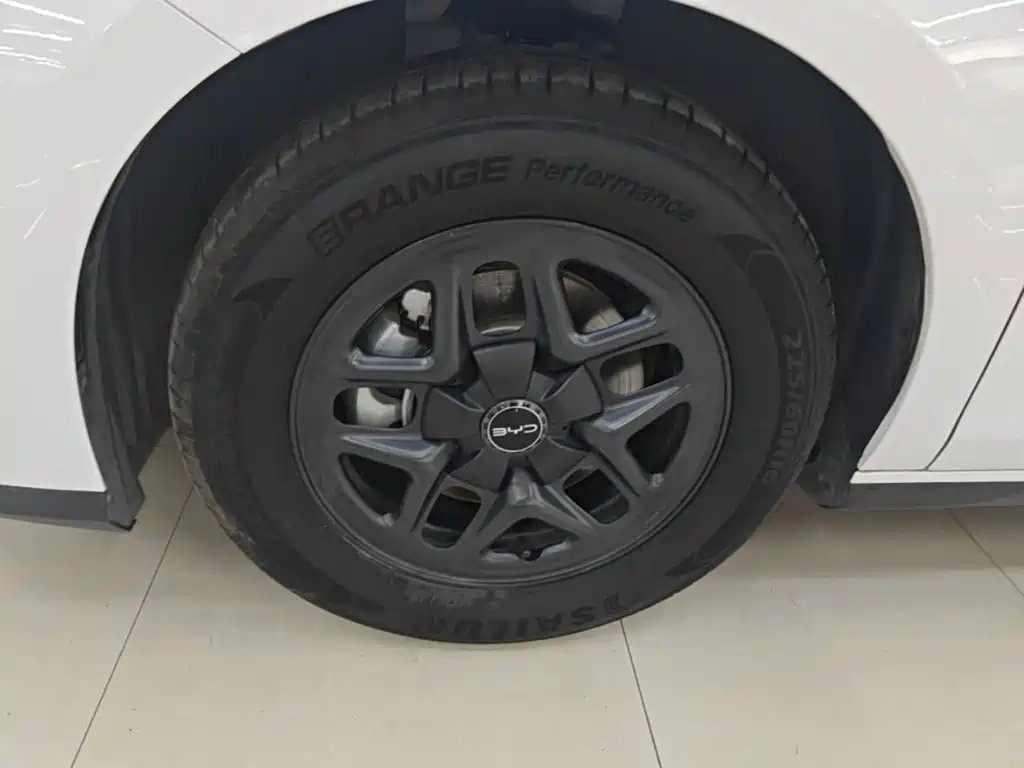 BYD Seal 05 DM-i — фото 23