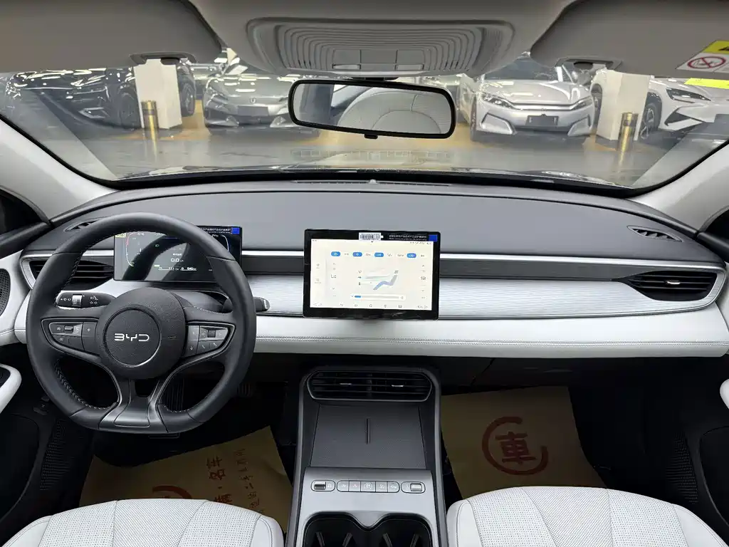 BYD Seal 05 DM-i — фото 7