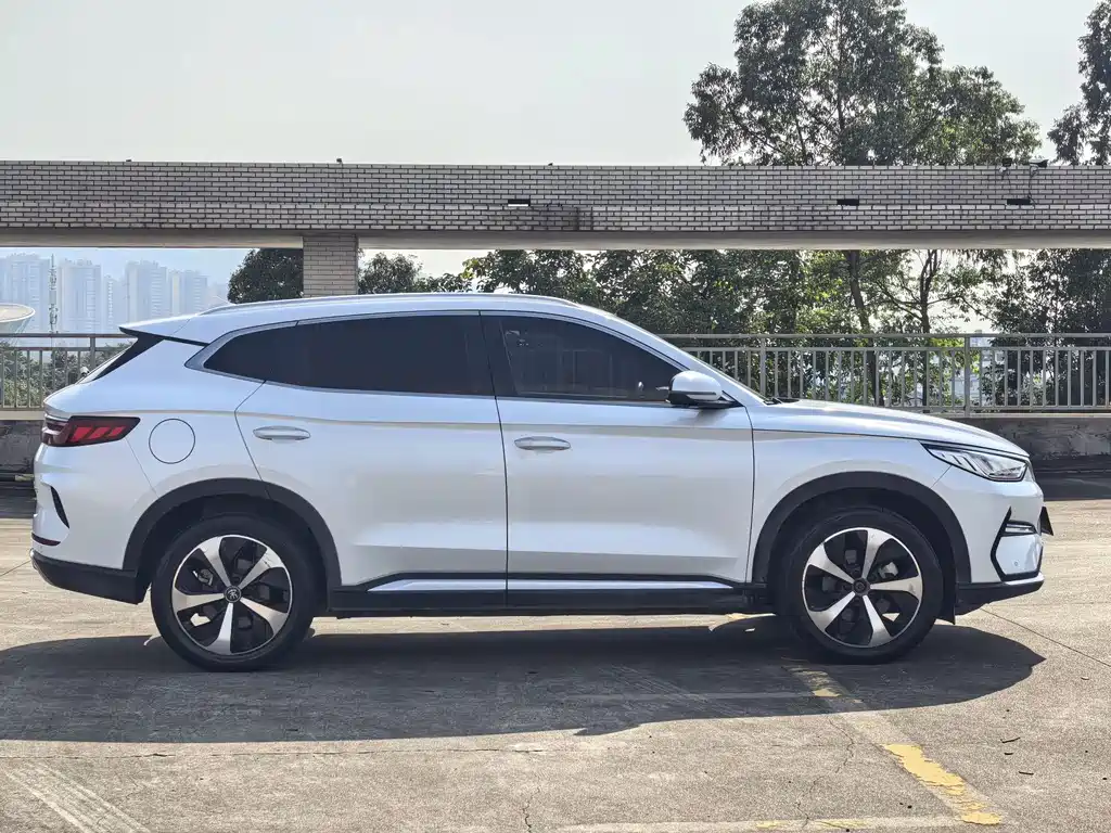 BYD PLUS New Energy — фото 7