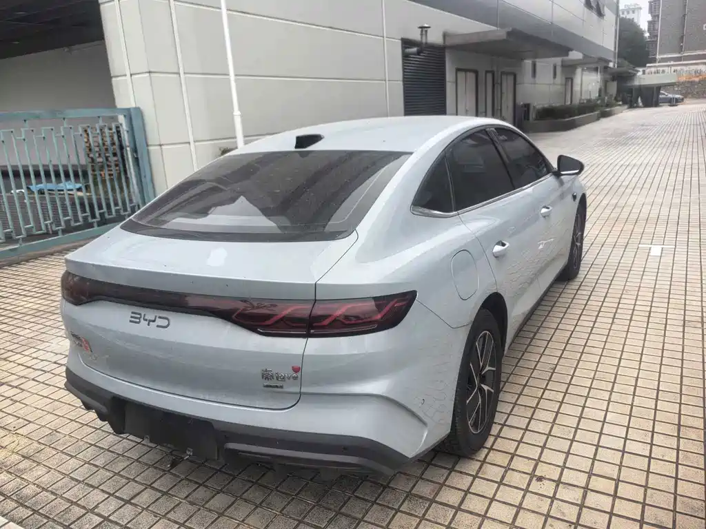 BYD Qin L — фото 5