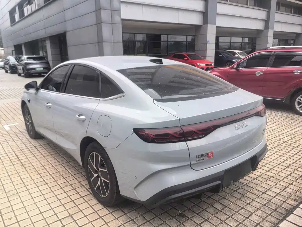 BYD Qin L — фото 6