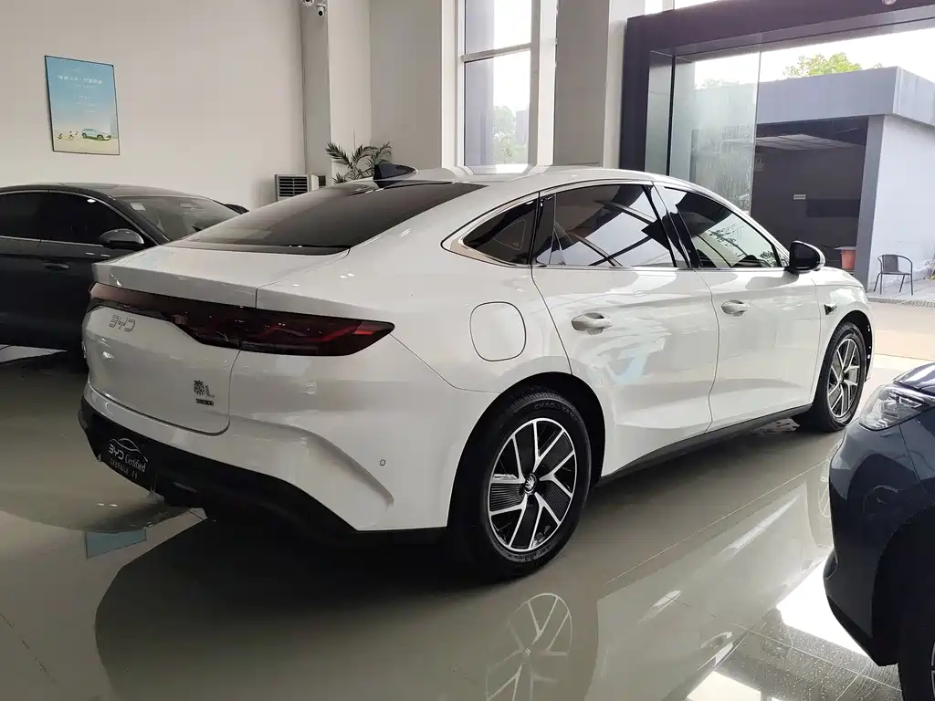 BYD Qin L — фото 6