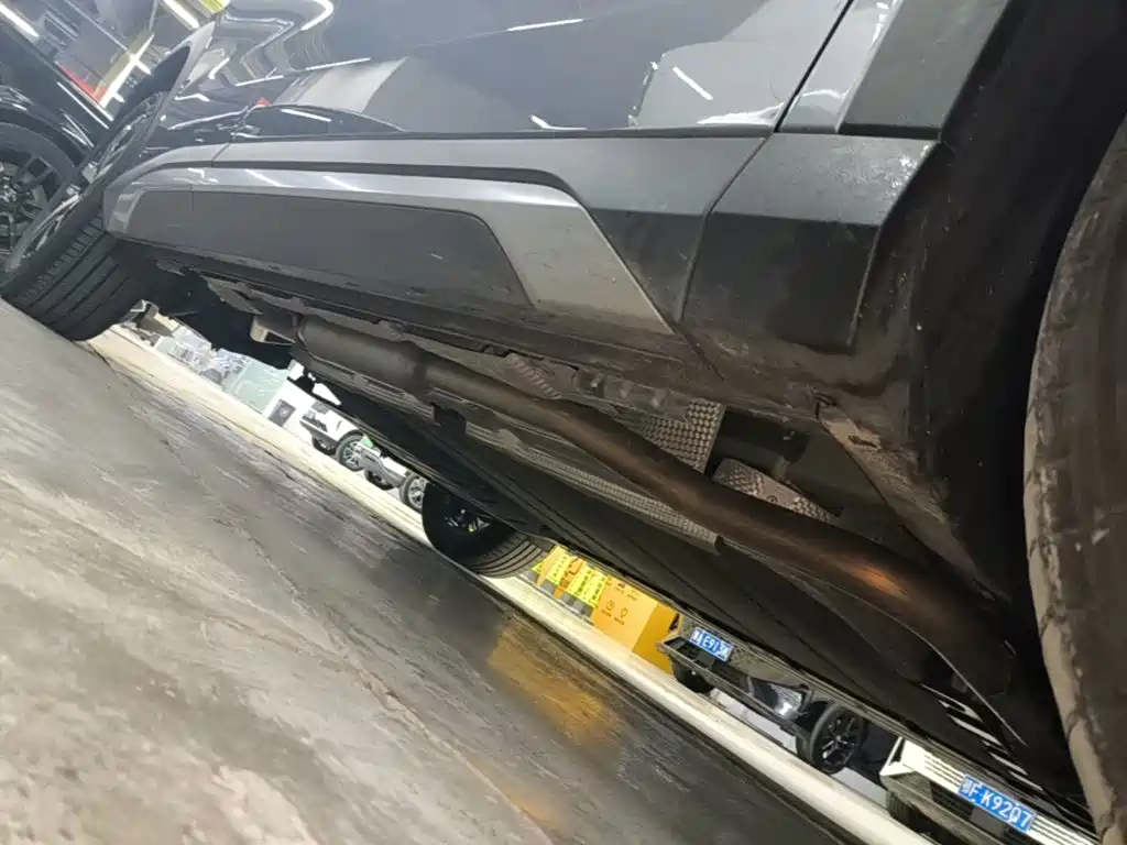BYD L DM-i — фото 21