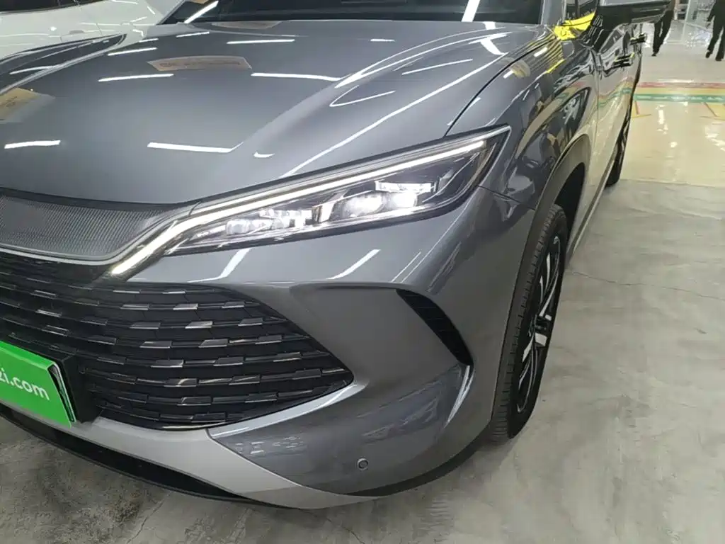 BYD L DM-i — фото 24