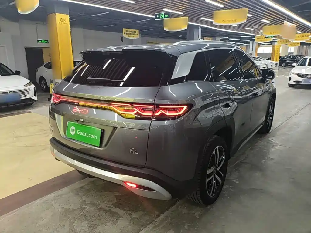 BYD L DM-i — фото 7