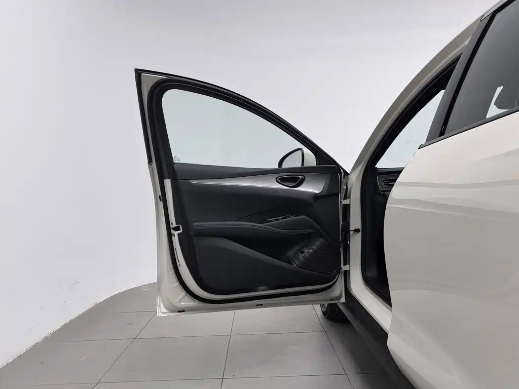 BYD Seal 06 DM-i Touring — фото 8
