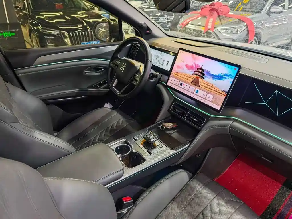 BYD L DM-i — фото 8