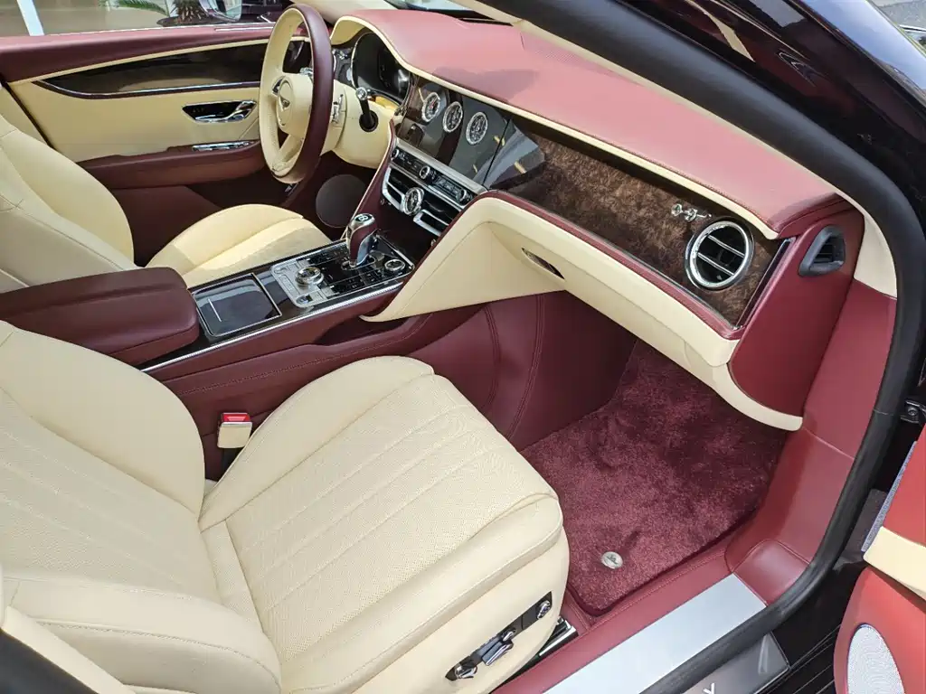 Bentley Flying Spur PHEV — фото 7