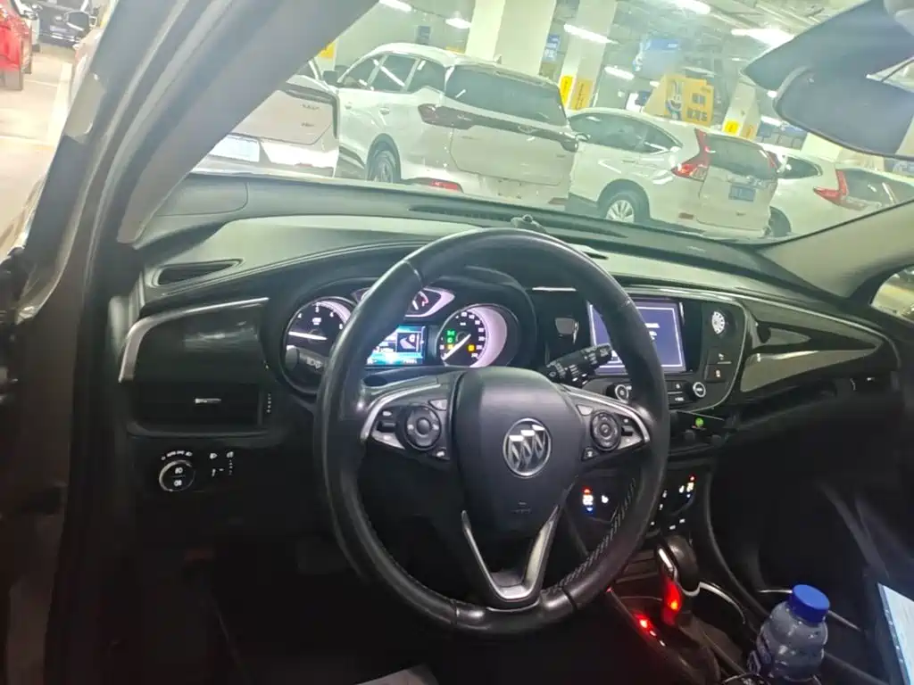 Buick Envision Plus — фото 10