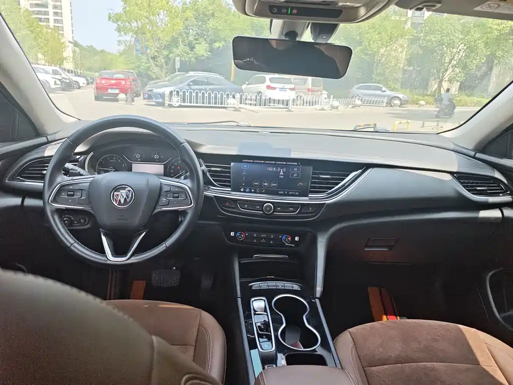 Buick Regal — фото 10