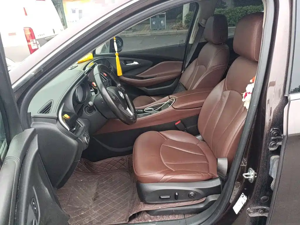 Buick Envision Plus — фото 11