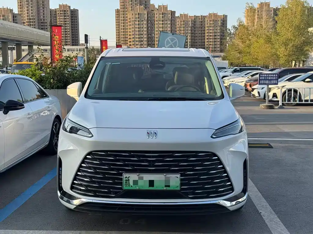 Buick GL8 Hybrid — фото 2