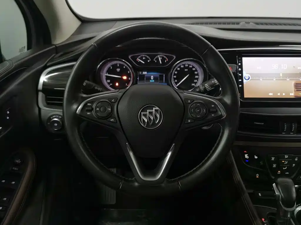 Buick Envision Plus — фото 11