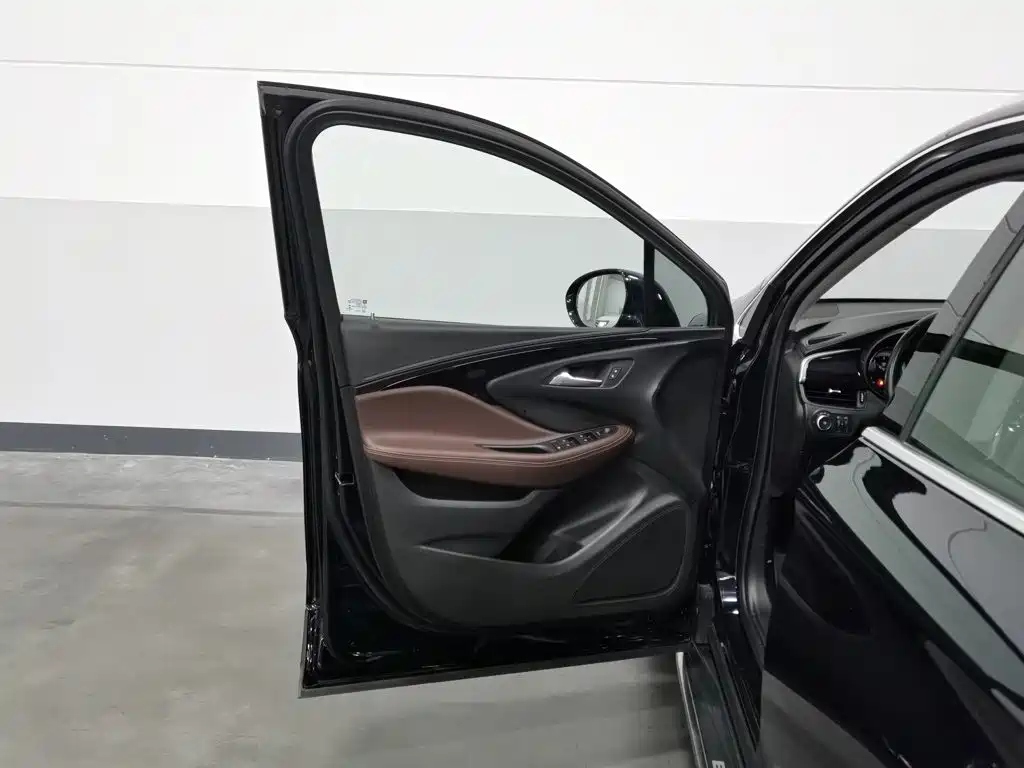 Buick Envision Plus — фото 8