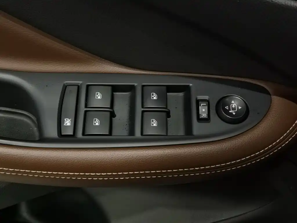 Buick Envision Plus — фото 9