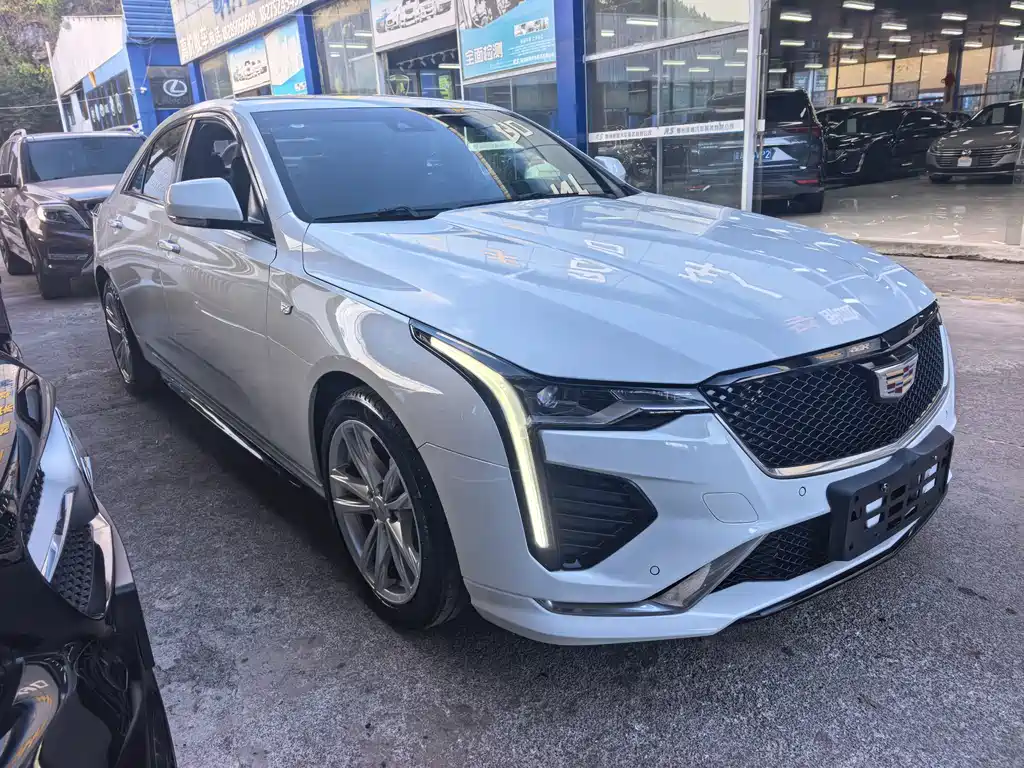 Cadillac CT4 — фото 3