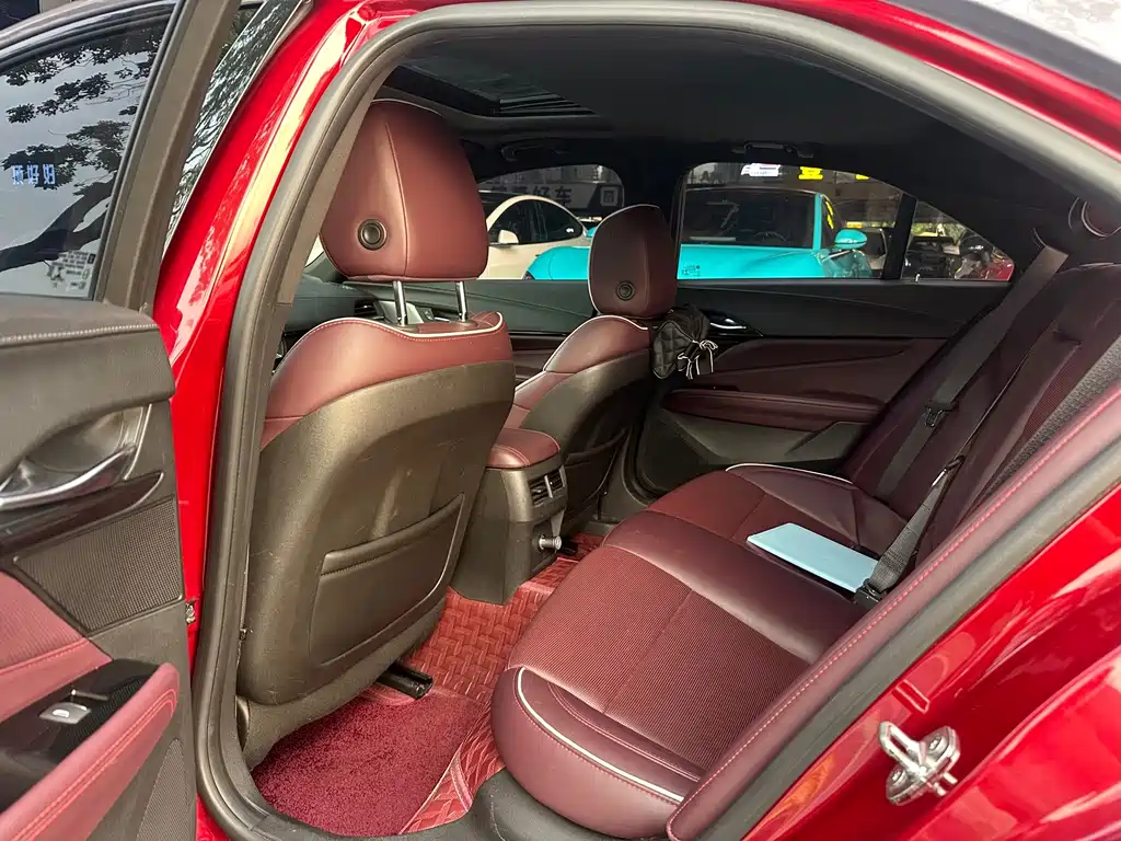 Cadillac CT4 — фото 4